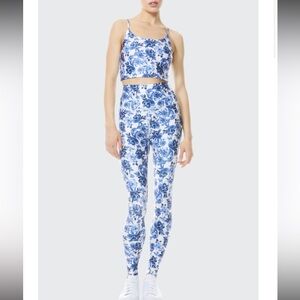 Alice + Olivia Penny Low Scooped Neck Crop Top and Legging Set Blue Floral - M